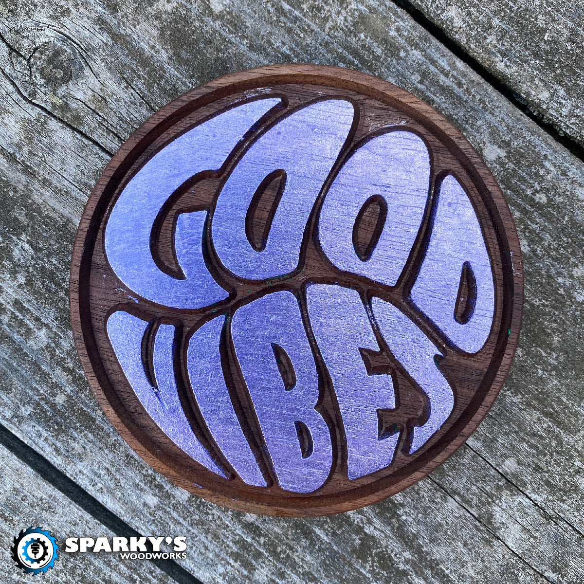 Good Vibes - Round Small - Walnut - Painted